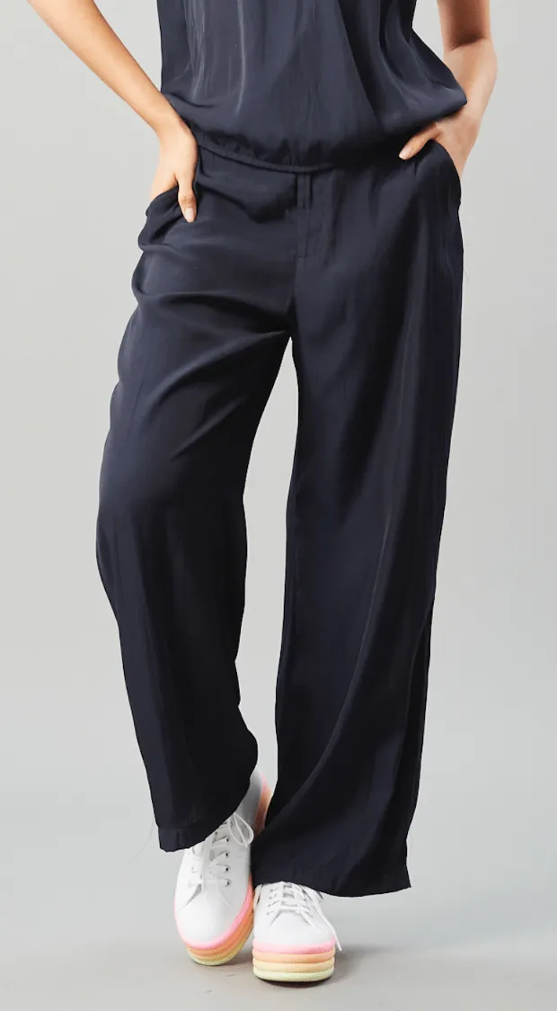 D-Satin Straight Pant