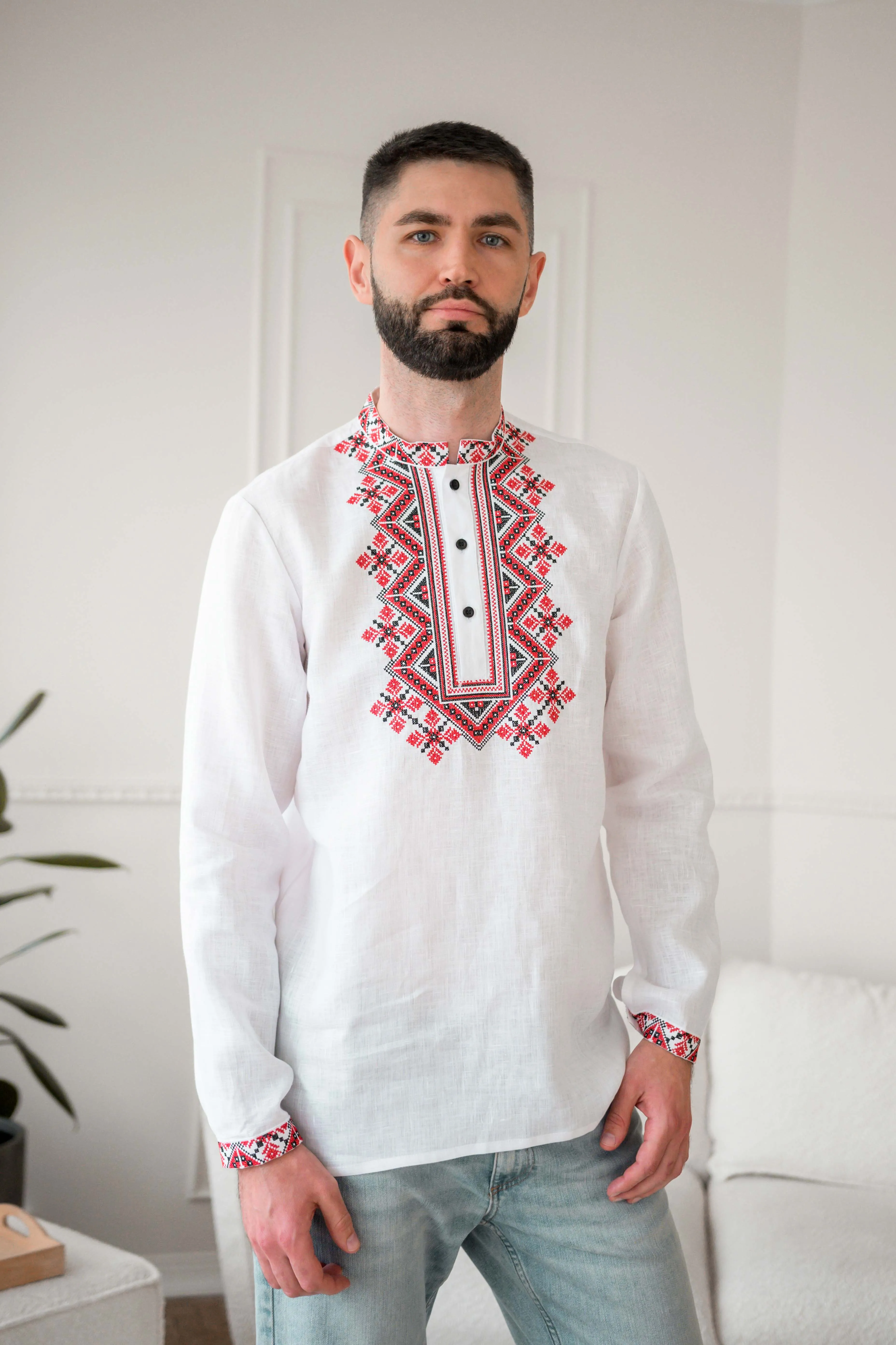 Embroidered men's linen shirt