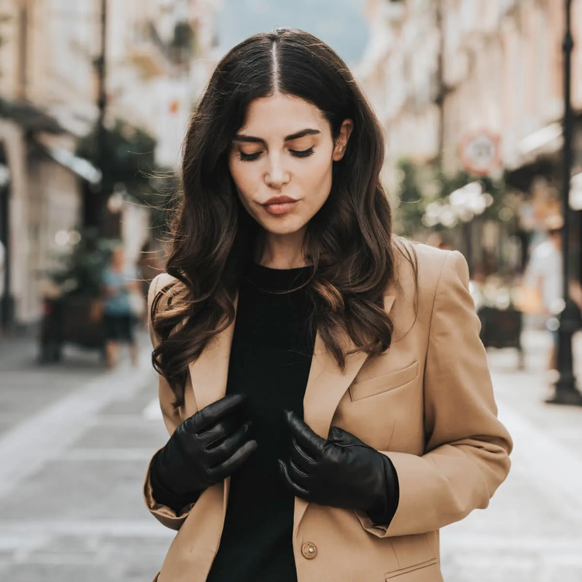 Isabella (black) - Italian lambskin leather gloves with cashmere lining