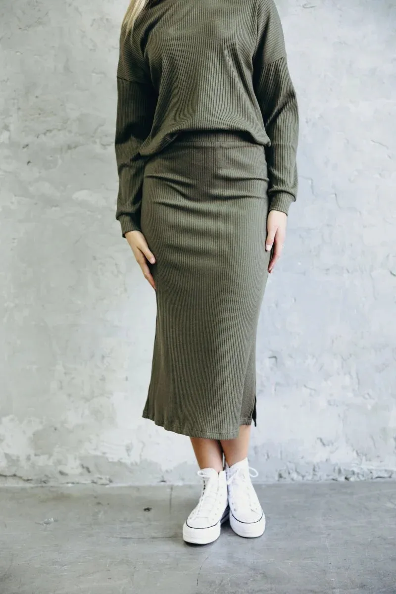 Ribbed Midi Skirt in Olive Branch