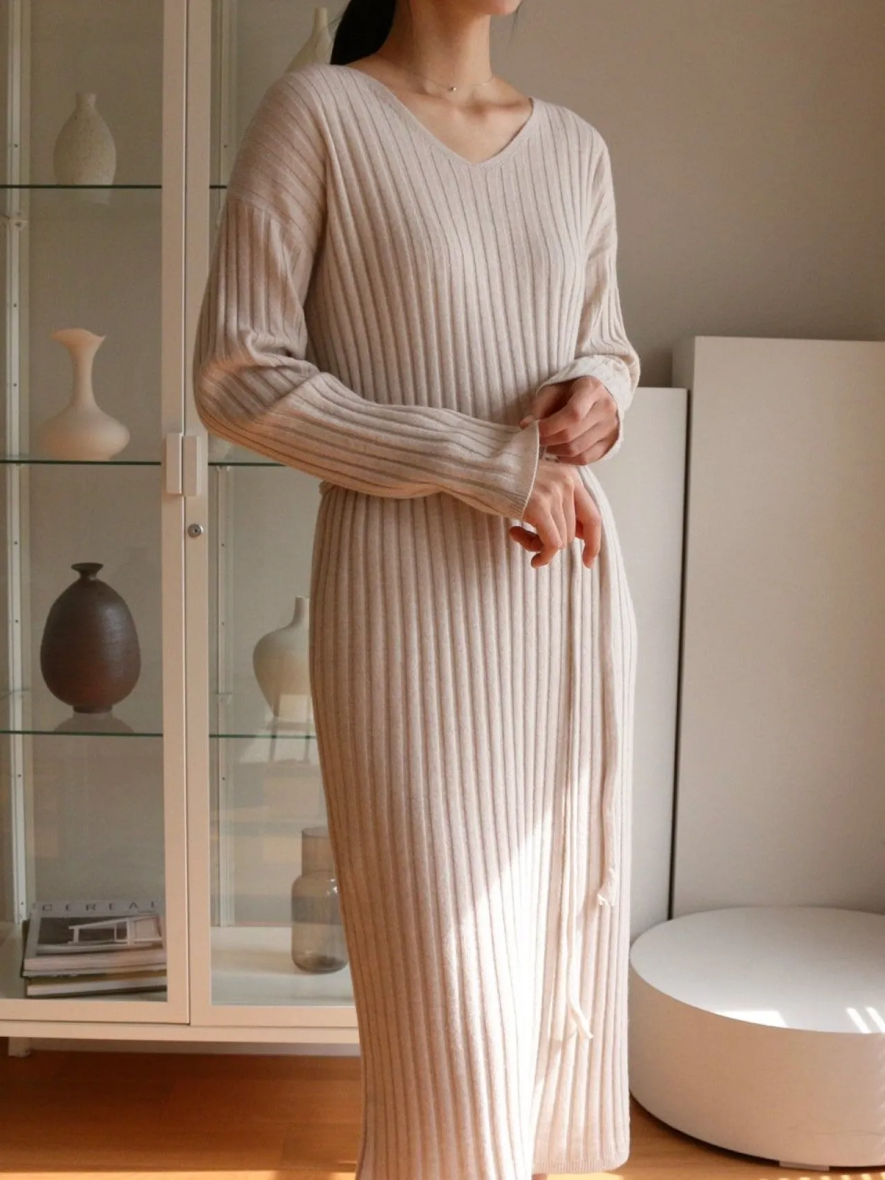 RIBBED V-NECK KNIT DRESS